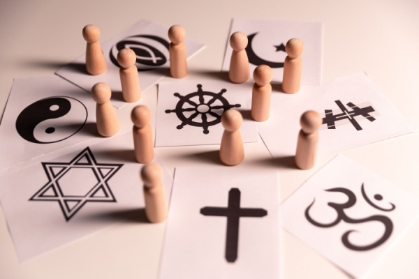 faits-religieux-dans-l’entreprise :-des-guides-pratiques-disponibles !