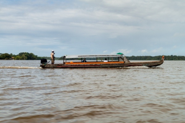 guyane-:-une-aide-pour-le-transport-en-pirogue