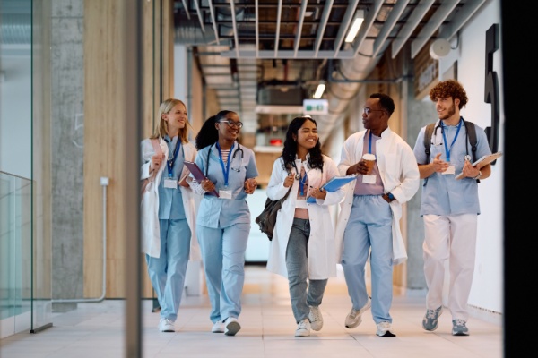 medecins-:-comment-obtenir-un-droit-d’exercice-complementaire-?