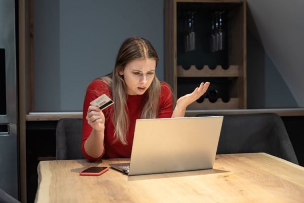 c’est-l’histoire-d’un-client-qui-reclame-le-remboursement-d’un-virement-a-sa-banque…